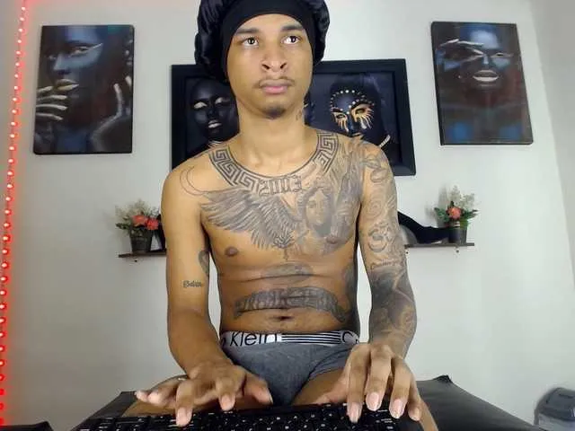 Live sex webcam photo for TatooNoah #293497886
