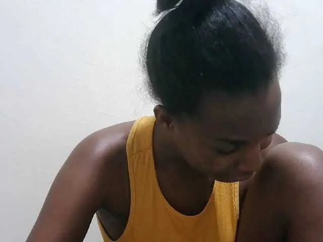 Live sex webcam photo for Tatswee #292248993