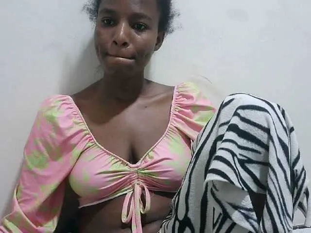 Live sex webcam photo for Tatswee #292252832