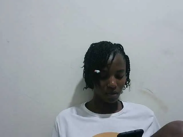 Live sex webcam photo for Tatswee #292296548