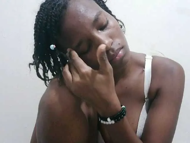 Live sex webcam photo for Tatswee #292326945