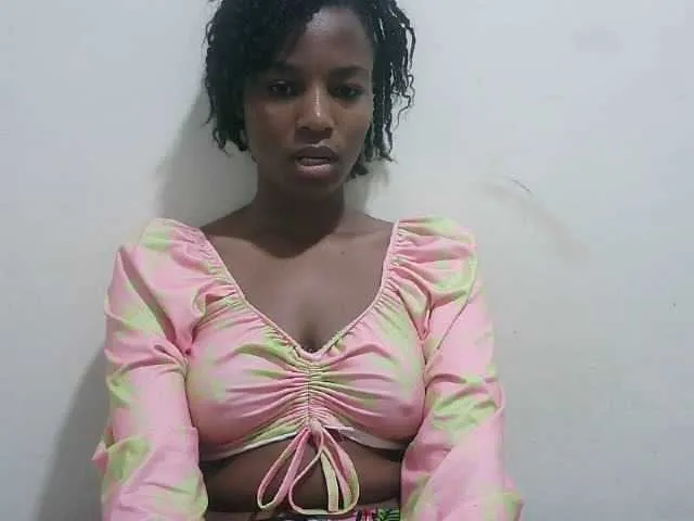 Live sex webcam photo for Tatswee #292367478