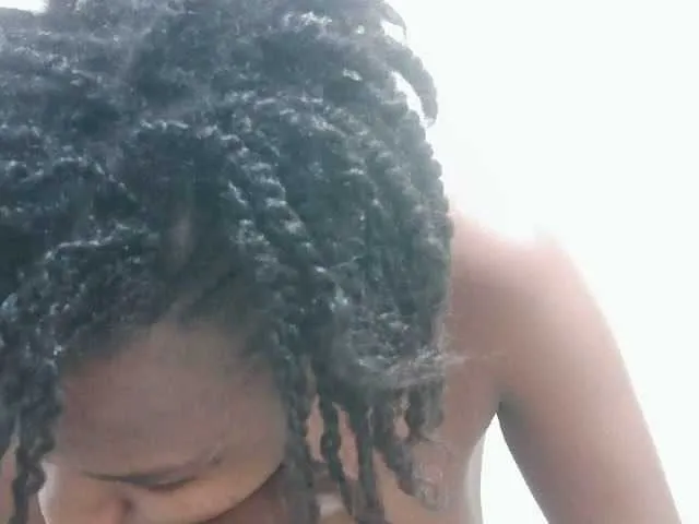 Live sex webcam photo for Tatswee #292368640