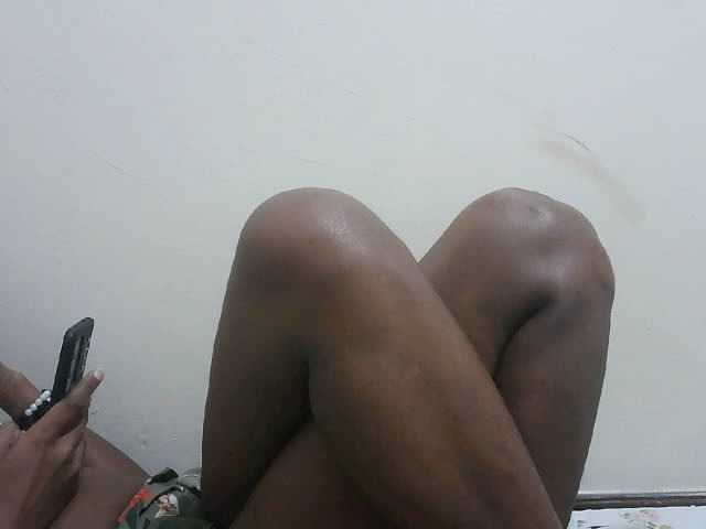 Live sex webcam photo for Tatswee #292389561