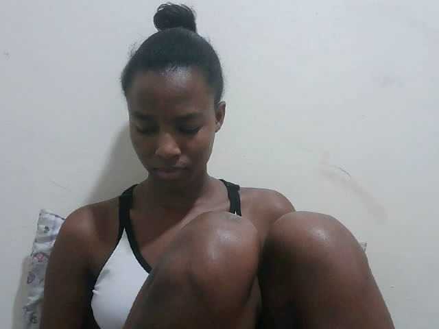 Live sex webcam photo for Tatswee #292394478