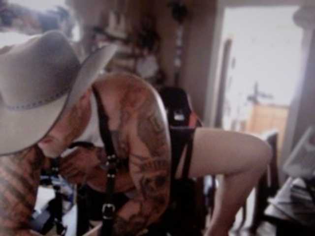 Live sex webcam photo for Tattedtrouble #291434508