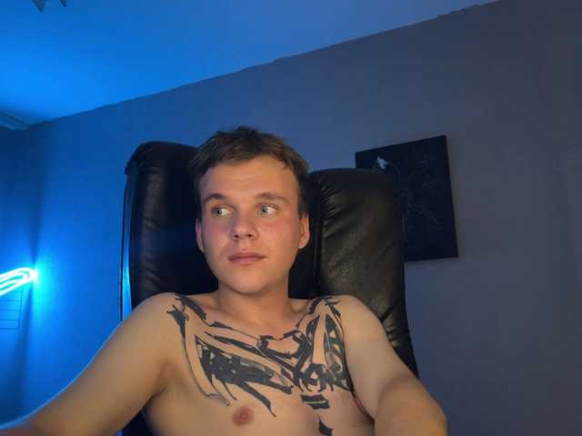 Live sex webcam photo for Tattoo-boy #276706811