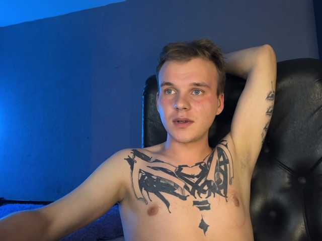 Live sex webcam photo for Tattoo-boy #276712146