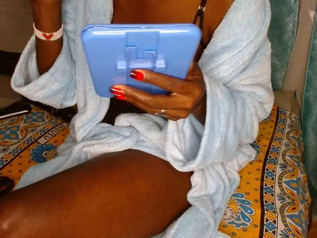 Live sex webcam photo for Taurus-Queen #291940026