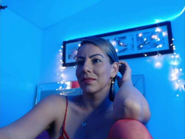 Live sex webcam photo for Taylor-Cox #272542642