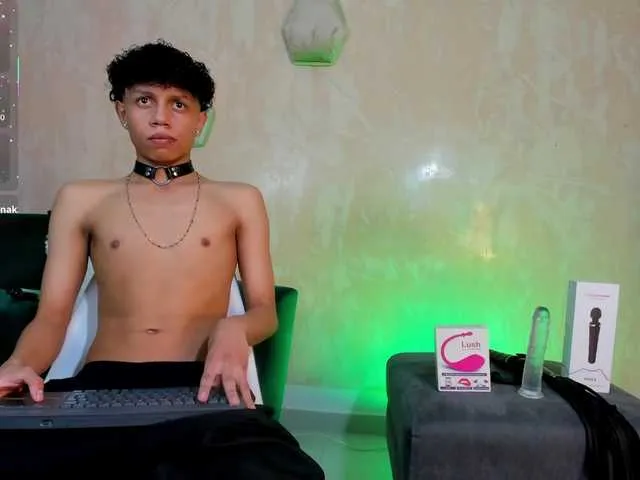 Live sex webcam photo for TaylorBlack #291163207