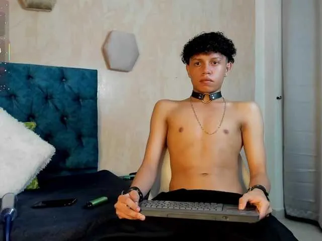 Live sex webcam photo for TaylorBlack #291187963