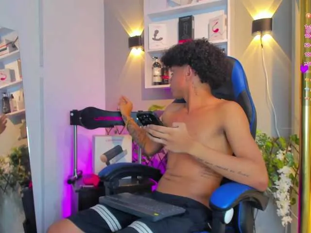 Live sex webcam photo for TaylorBlack #293858763