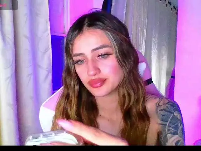 Live sex webcam photo for TaylorKnapp #291485698