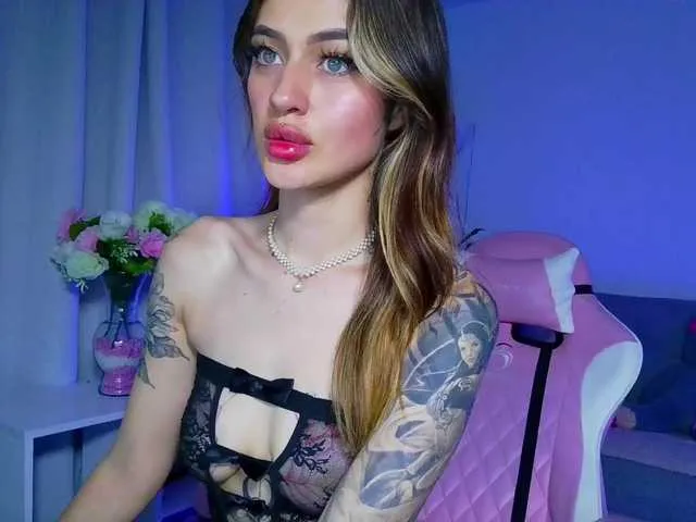 Live sex webcam photo for TaylorKnapp #292279714