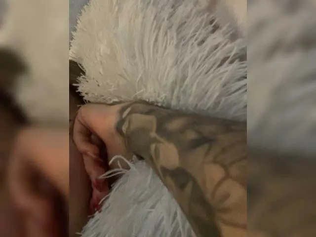 Live sex webcam photo for TaylorKnapp #293781818