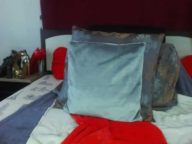 Live sex webcam photo for TaylorLove #287004599