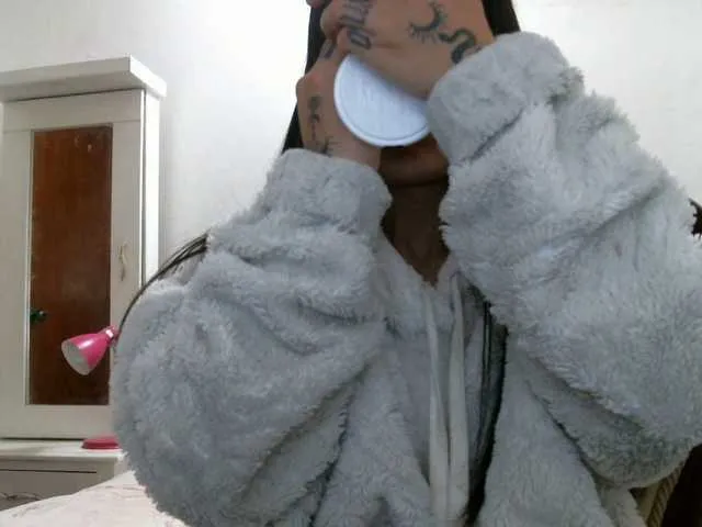 Live sex webcam photo for TaylorMegan #291584143