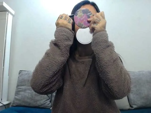 Live sex webcam photo for TaylorMegan #292006119