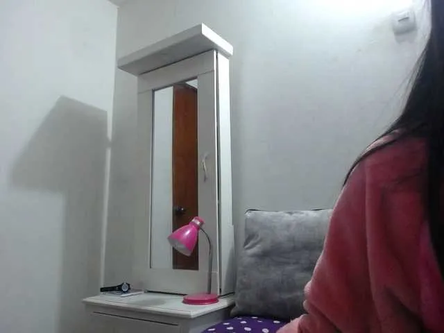 Live sex webcam photo for TaylorMegan #292172484