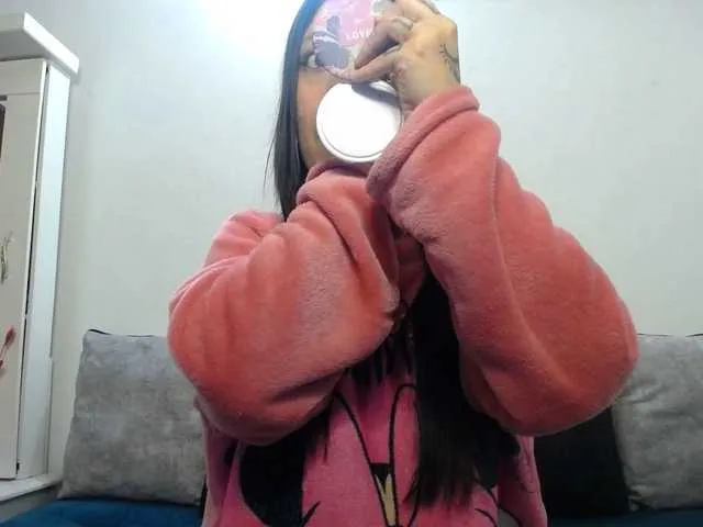 Live sex webcam photo for TaylorMegan #292265156