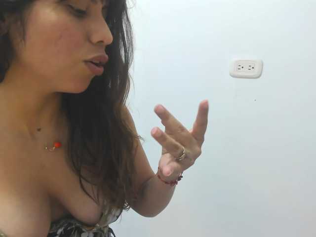 Live sex webcam photo for TayraDeSilva #275585248