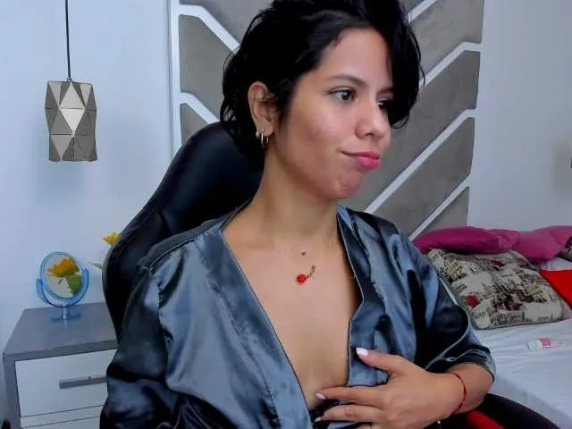 Live sex webcam photo for TayraDeSilva #276589487