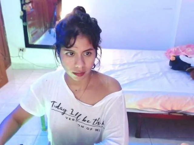 Live sex webcam photo for TayraDeSilva #278053994