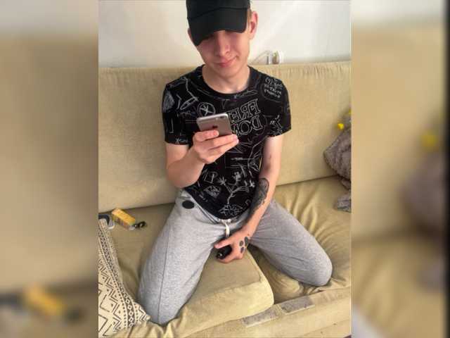 Live sex webcam photo for TeMachK-a #275434042