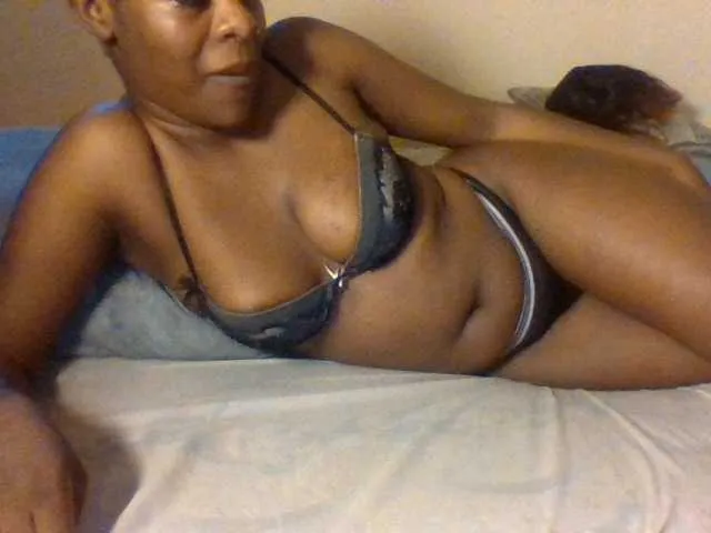 Live sex webcam photo for Tee-kaicy #290670452