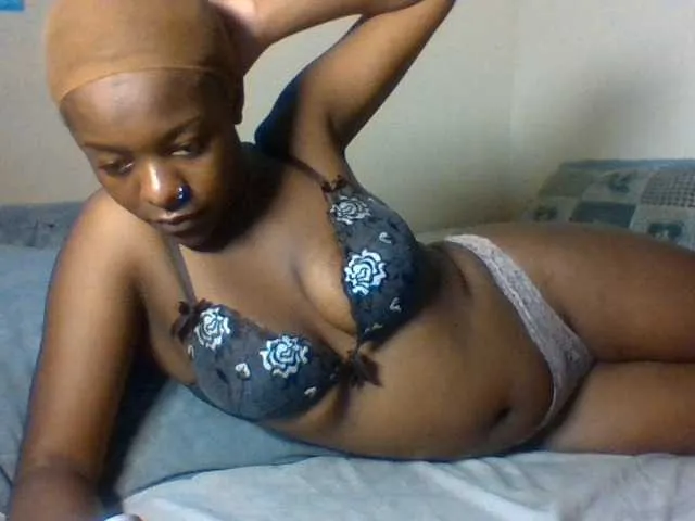 Live sex webcam photo for Tee-kaicy #290672647