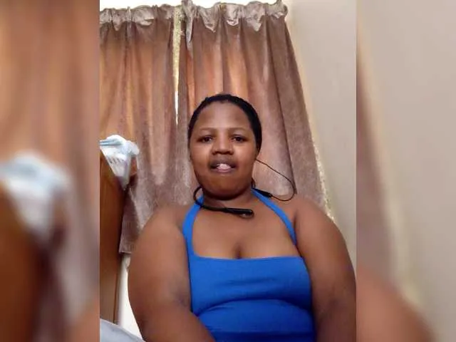 Live sex webcam photo for Tee-kaicy #292073774