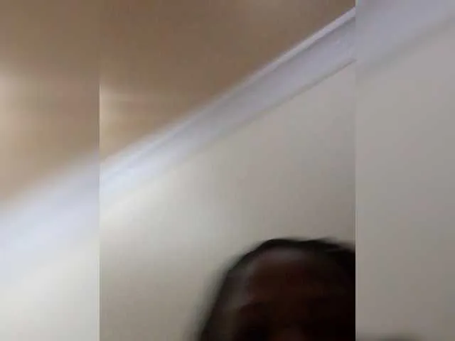 Live sex webcam photo for Tee-kaicy #292088069