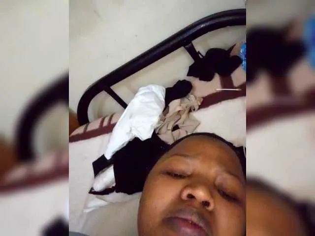 Live sex webcam photo for Tee-kaicy #292092259