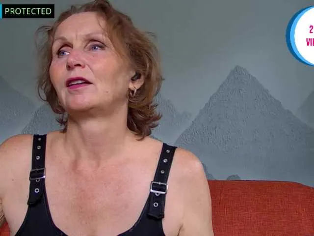 Live sex webcam photo for TeffiErotta #291858410