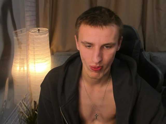 Live sex webcam photo for TelySkull #276539166