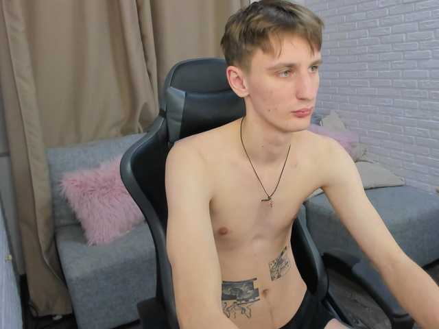 Live sex webcam photo for TelySkull #277402269