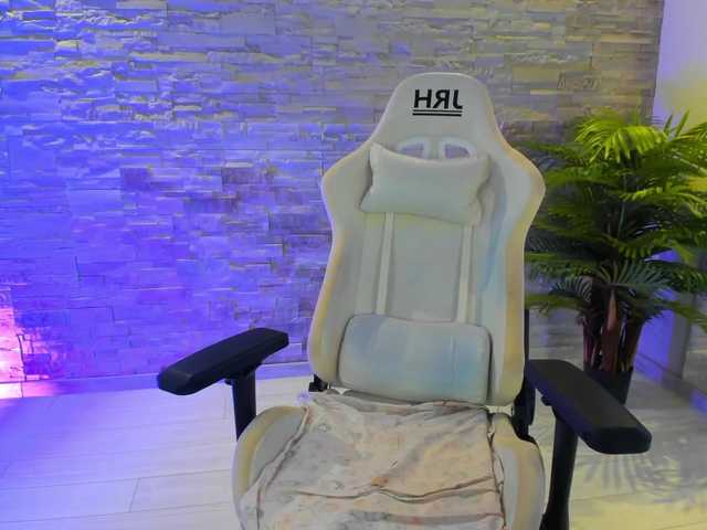 Live sex webcam photo for TemptingTeaser #290730715