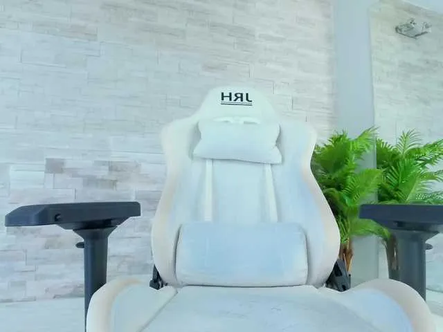 Live sex webcam photo for TemptingTeaser #291152631