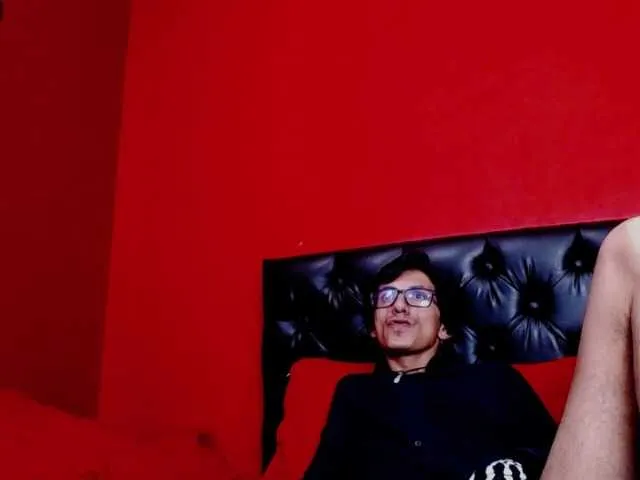 Live sex webcam photo for Teo-Reyes #275596890
