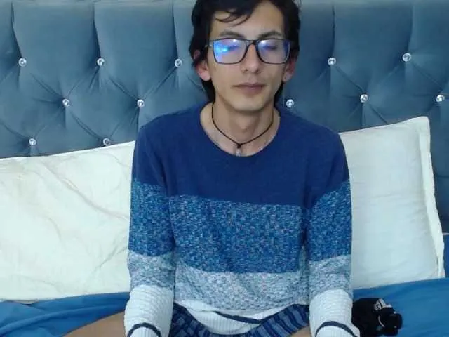 Live sex webcam photo for Teo-Reyes #275606766