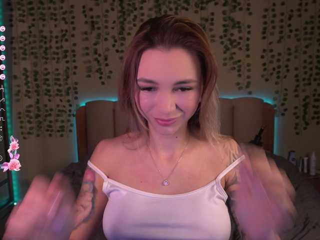 Live sex webcam photo for TeonaRose #290234617