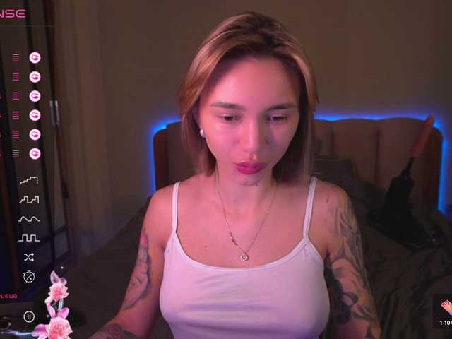 Live sex webcam photo for TeonaRose #290566611