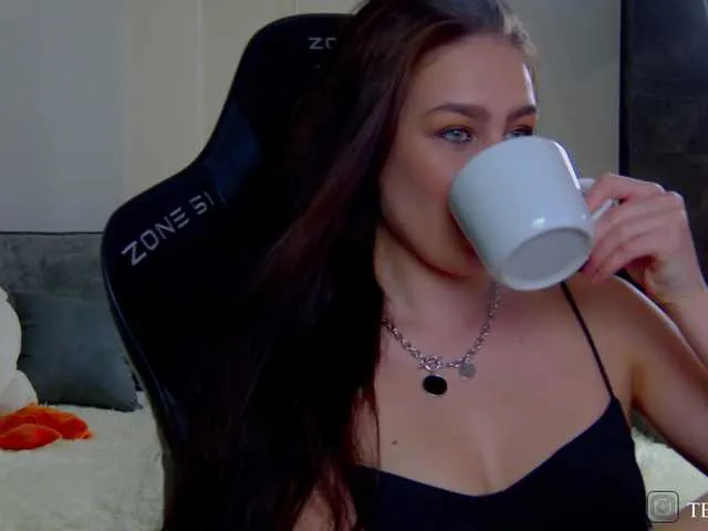Live sex webcam photo for Teossa- #292069707