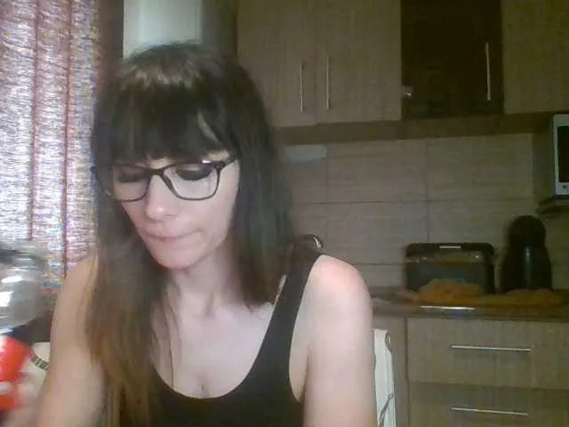 Live sex webcam photo for Terra1121 #275864371