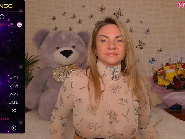 Live sex webcam photo for TerriLaxxx #277649312