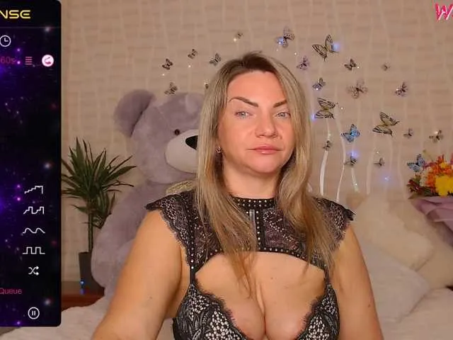 Live sex webcam photo for TerriLaxxx #277686232