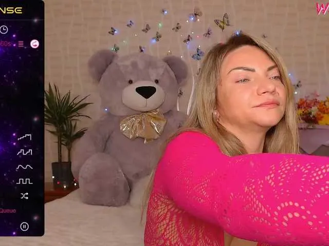 Live sex webcam photo for TerriLaxxx #277707069