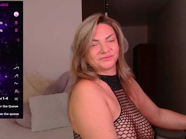 Live sex webcam photo for TerriLaxxx #292053715