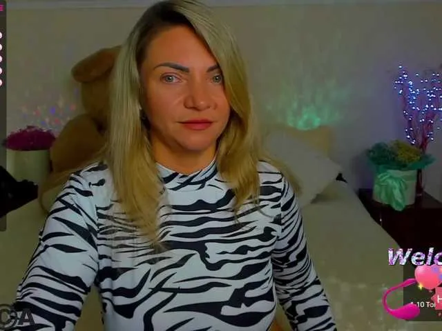 Live sex webcam photo for TerriNicee #275529242